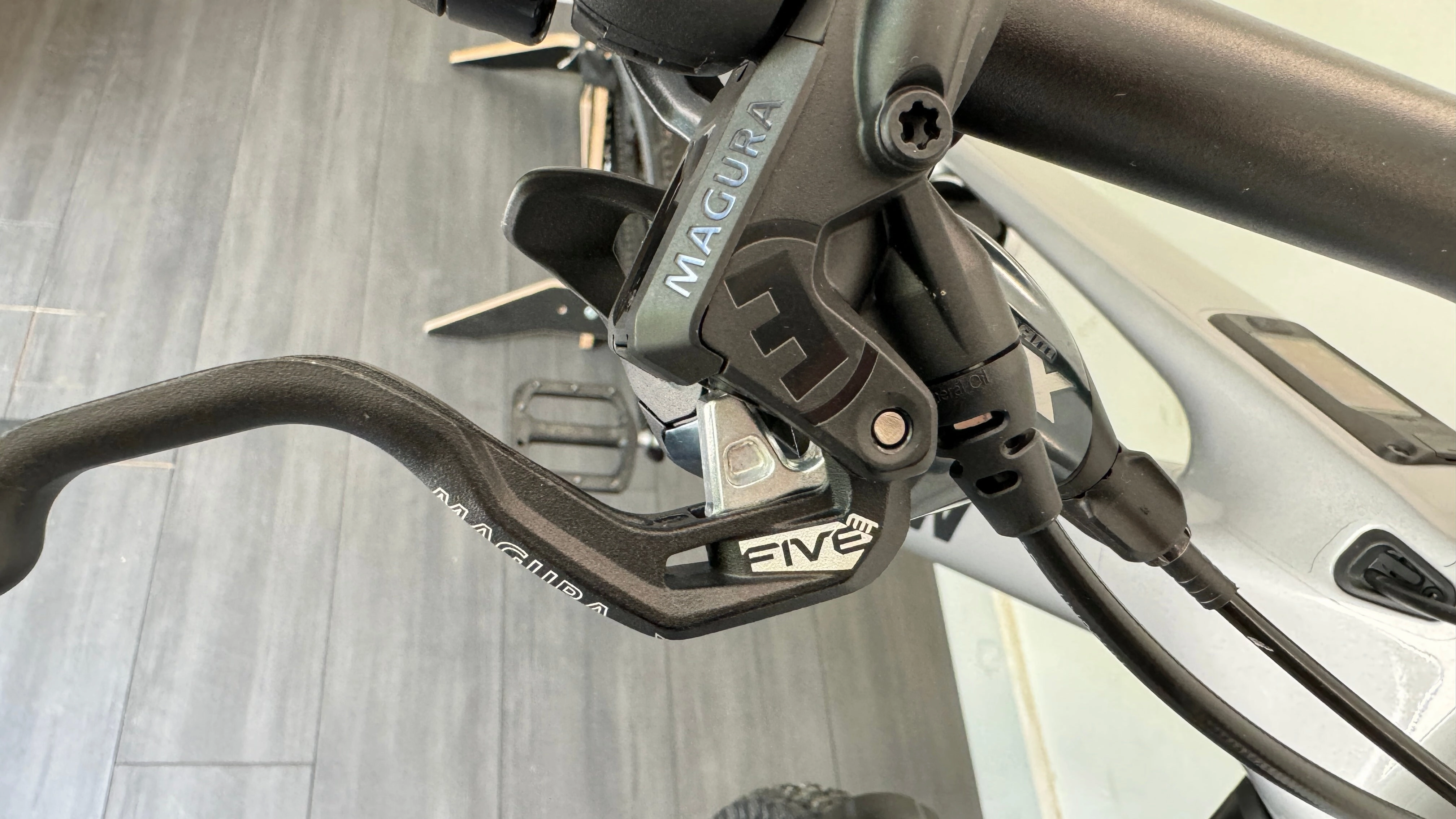 Amflow PL Carbon 800Wh Medium Full Suspension Mountain Bike in Satin Silver
