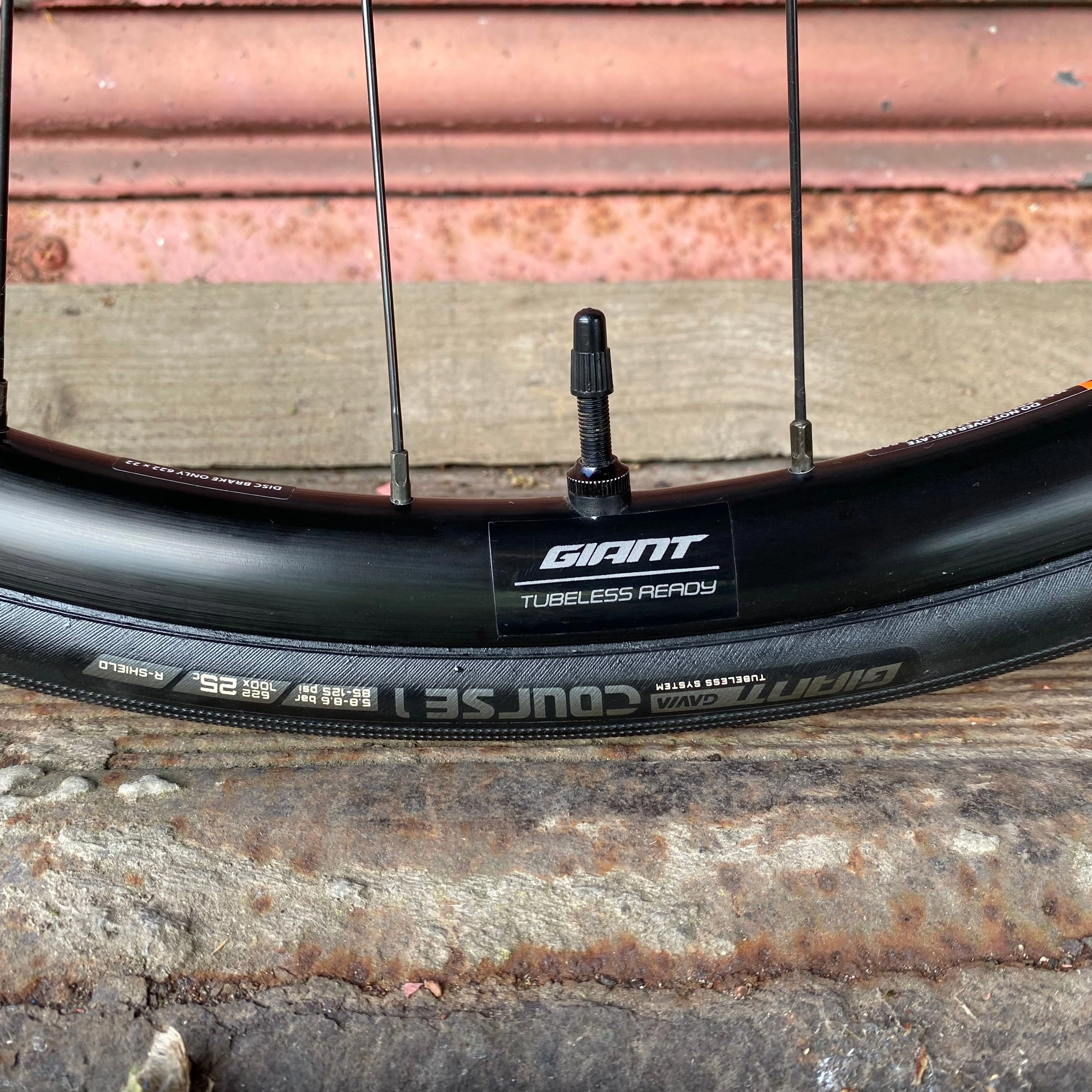 Giant TCR Advanced 2 Shimano 105 Carbon Disc Road Bike