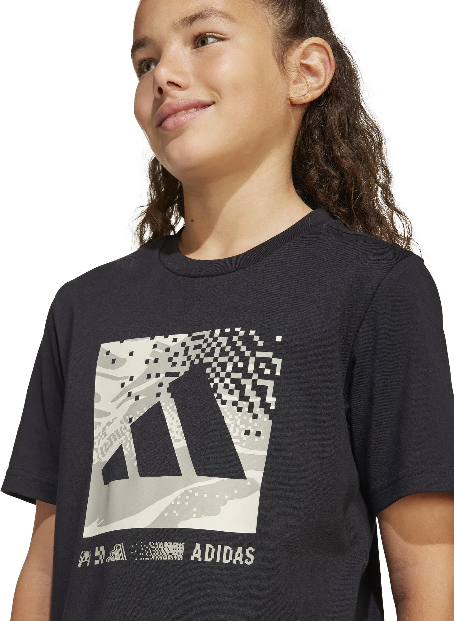 Junior's Camo Graphic T-Shirt