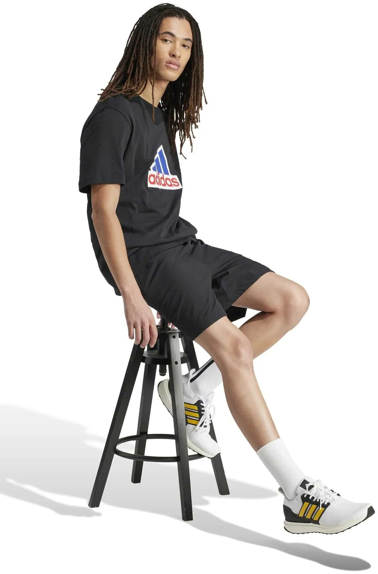Men's Future Icons Badge of Sport T-Shirt