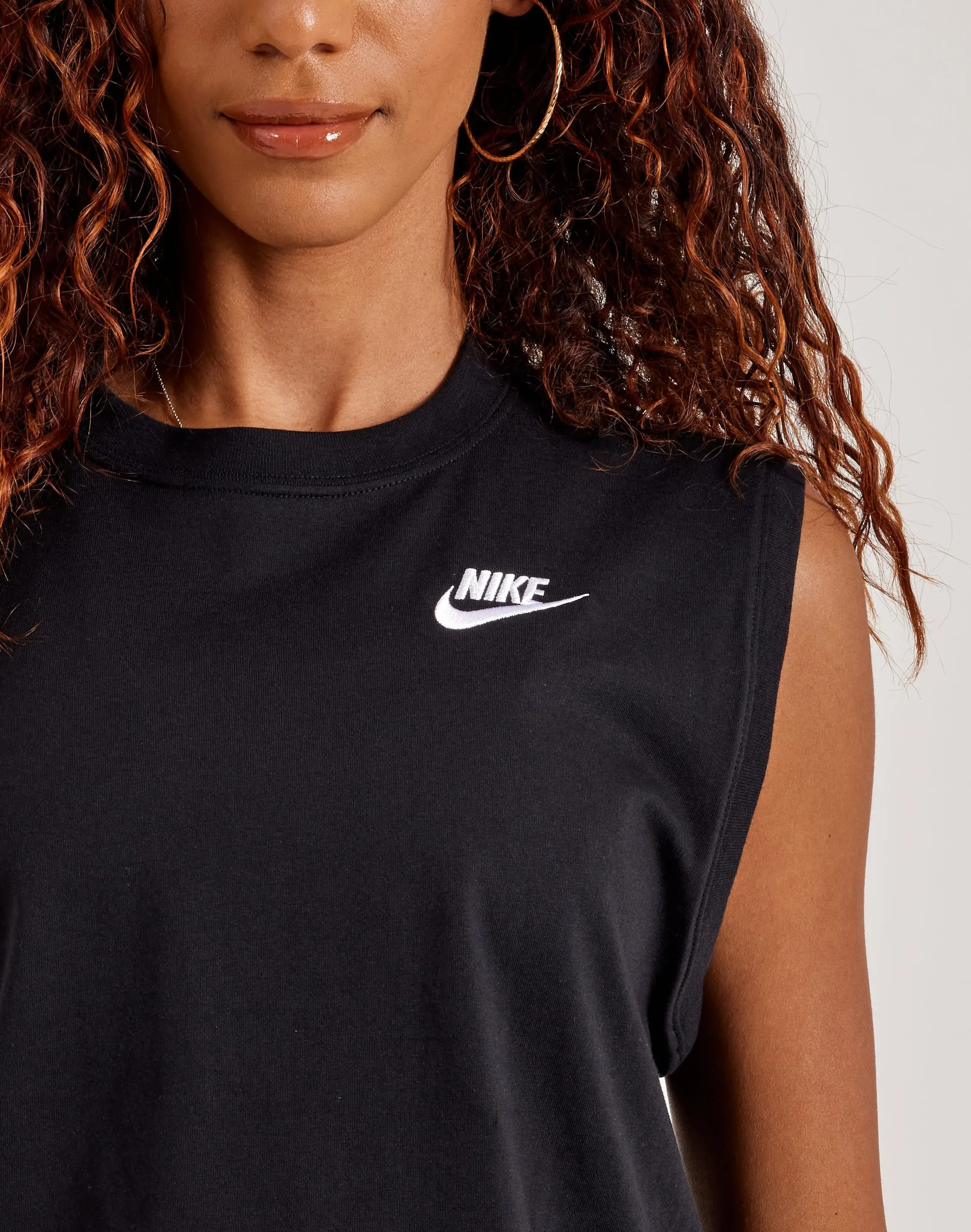 Nike Club Sleeveless Cropped Top