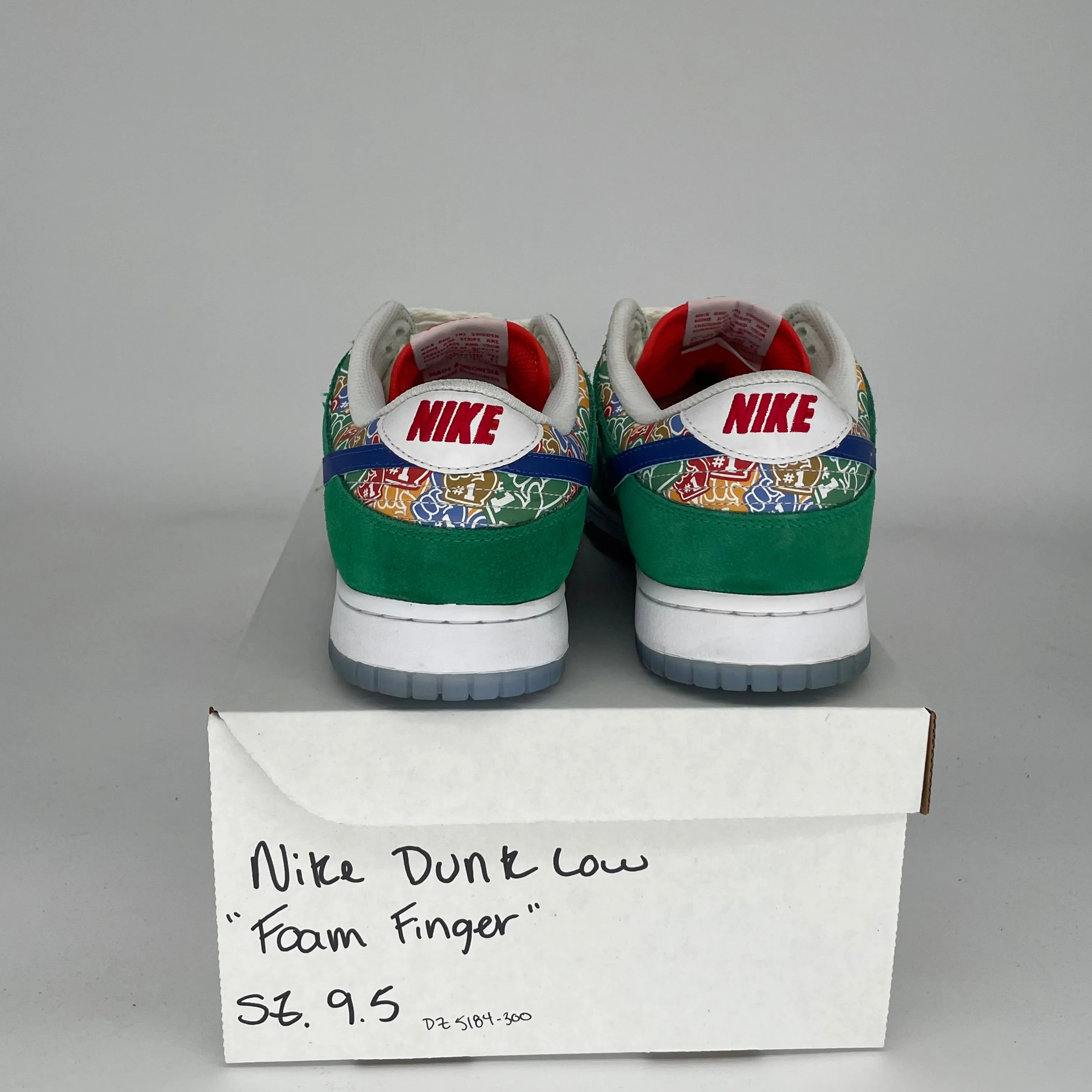 NIKE DUNK LOW FOAM FINGER SIZE 9.5 DZ5184-300