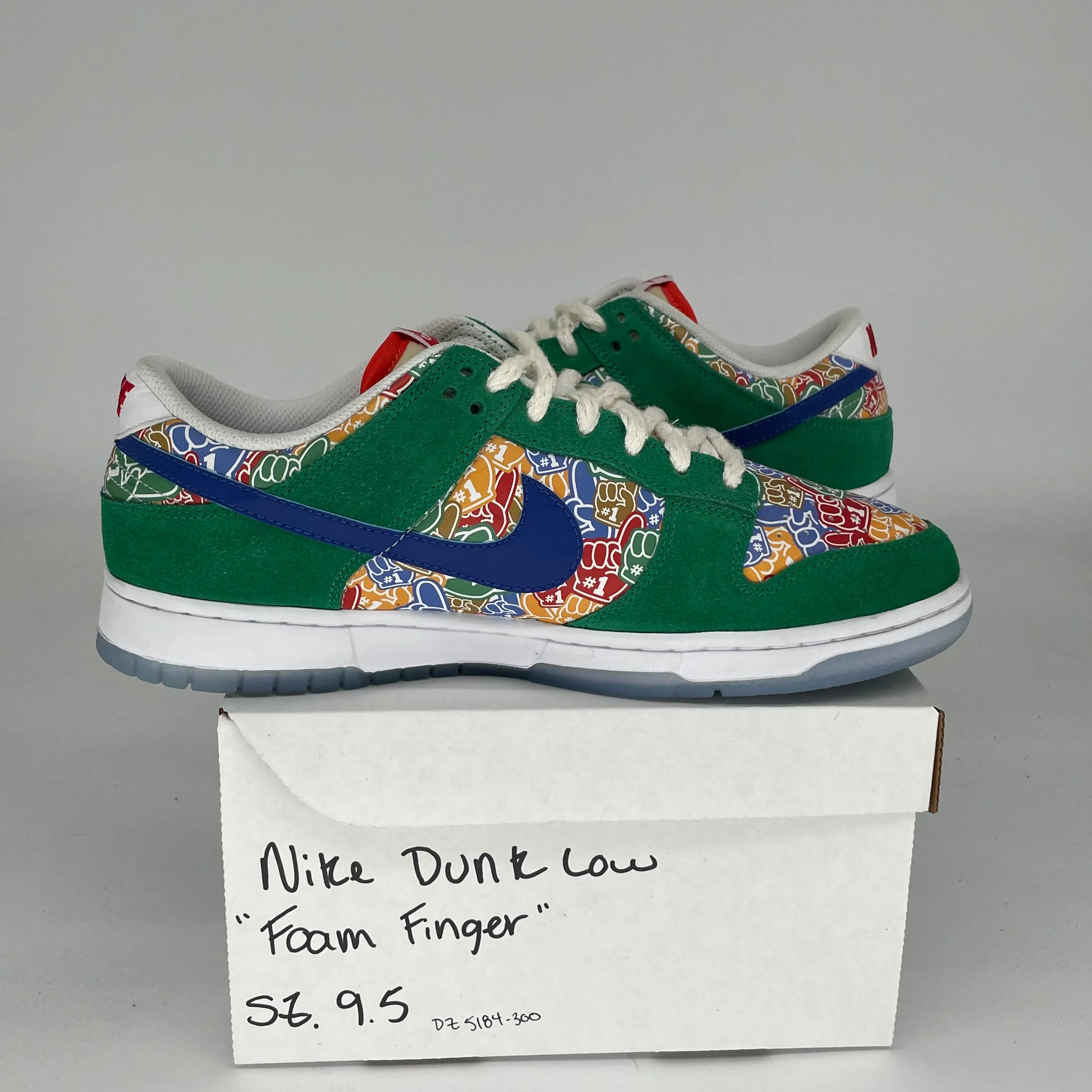 NIKE DUNK LOW FOAM FINGER SIZE 9.5 DZ5184-300