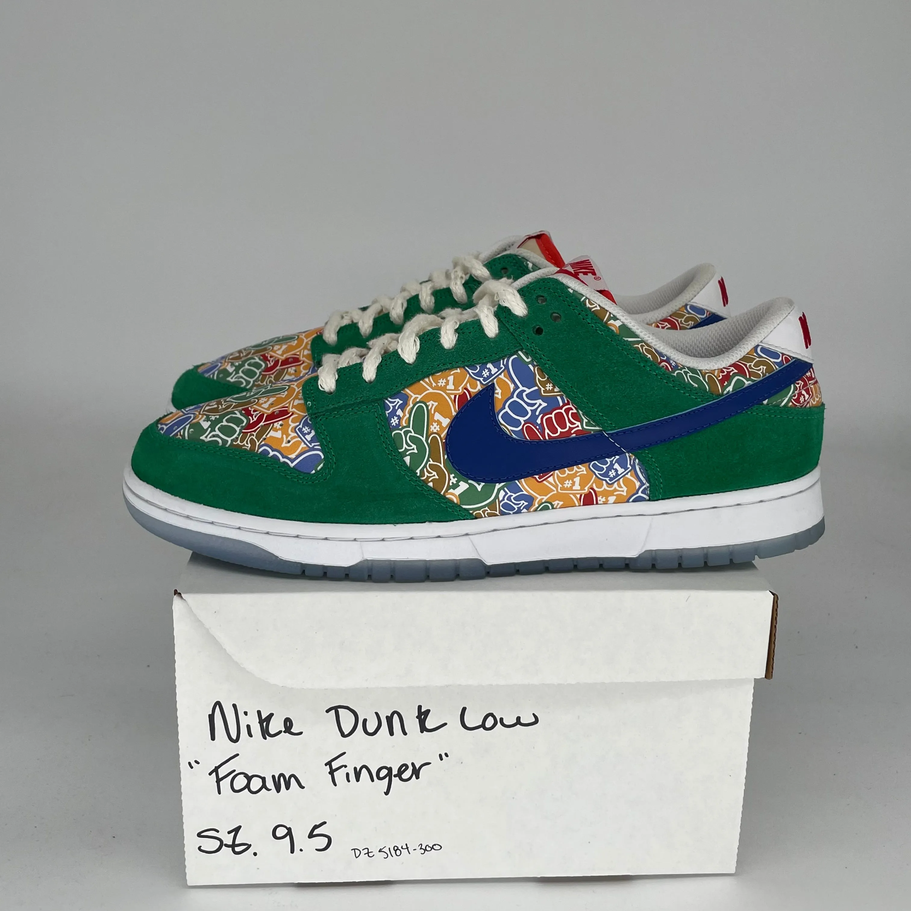 NIKE DUNK LOW FOAM FINGER SIZE 9.5 DZ5184-300
