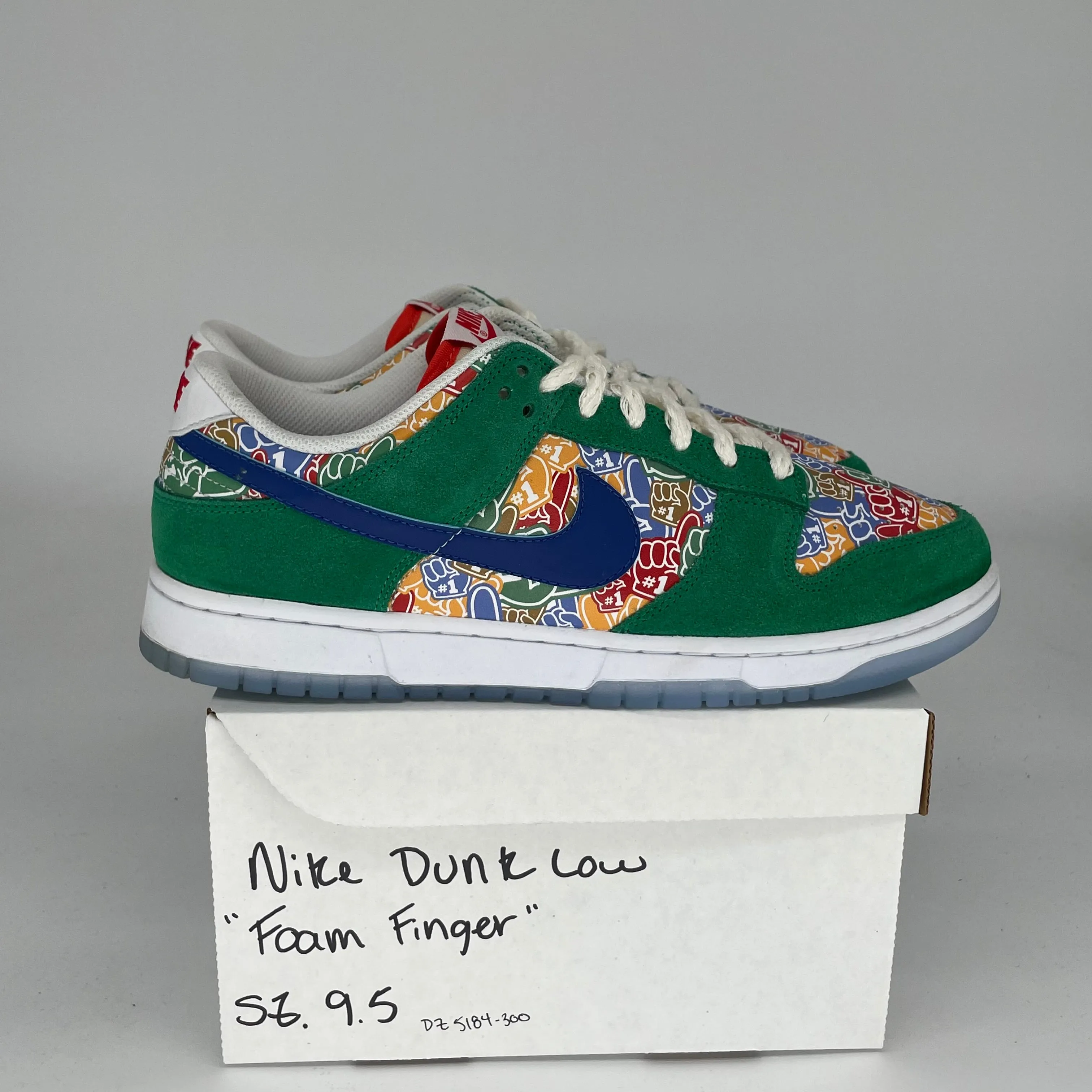 NIKE DUNK LOW FOAM FINGER SIZE 9.5 DZ5184-300