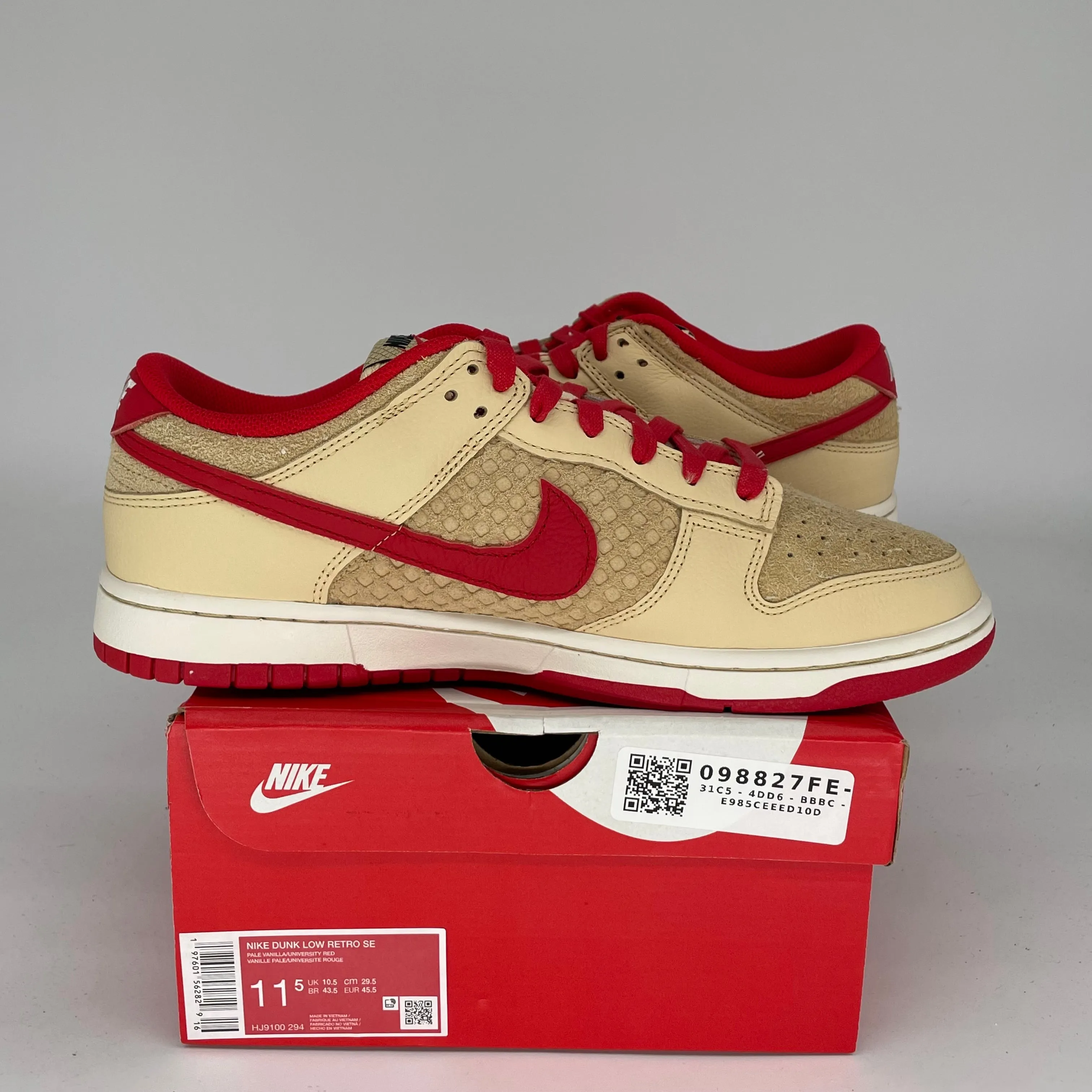 NIKE DUNK LOW STRAWBERRY WAFFLE SIZE 11.5 HJ9100-294