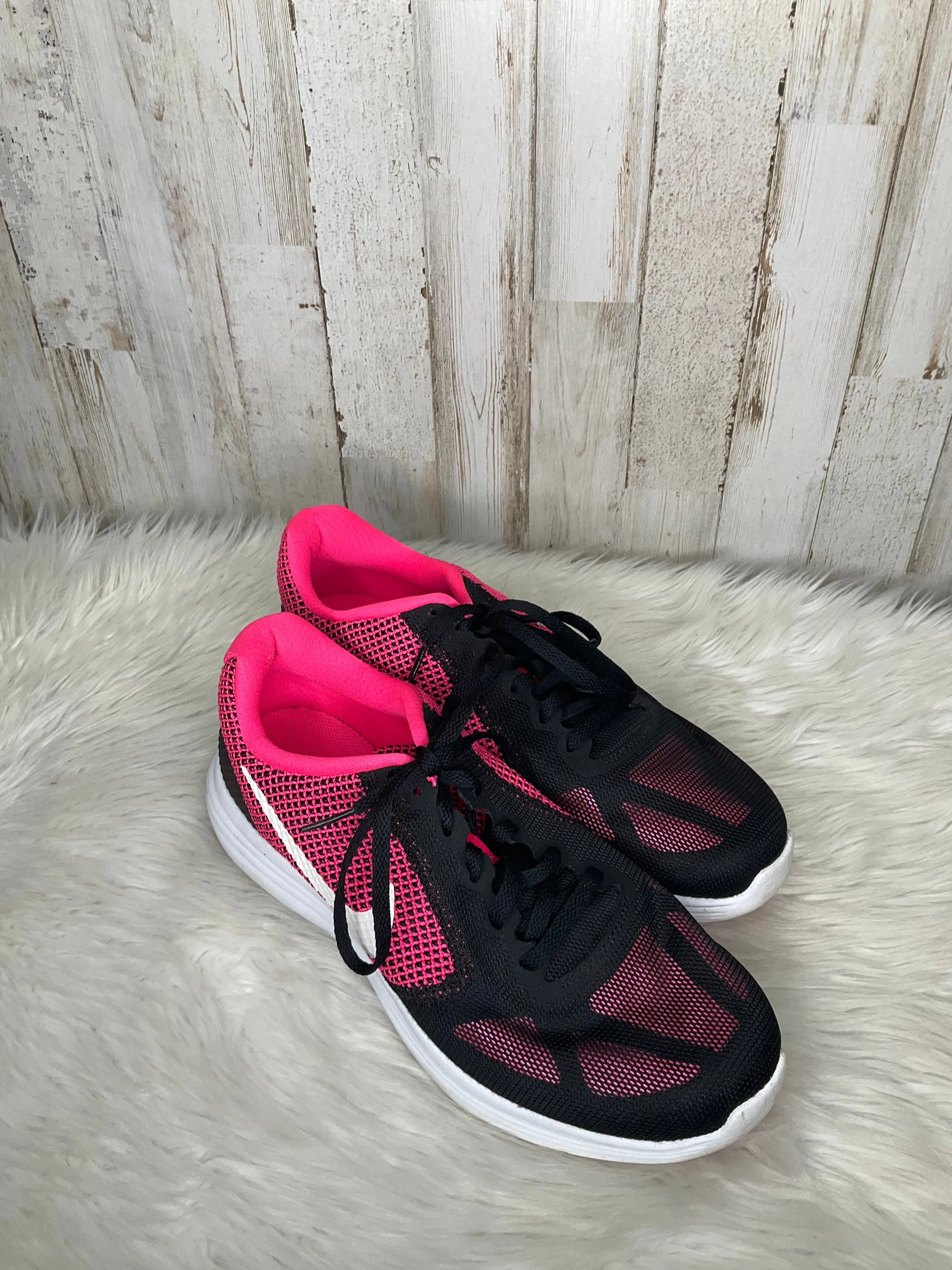 Pink Shoes Athletic Nike, Size 9 nike