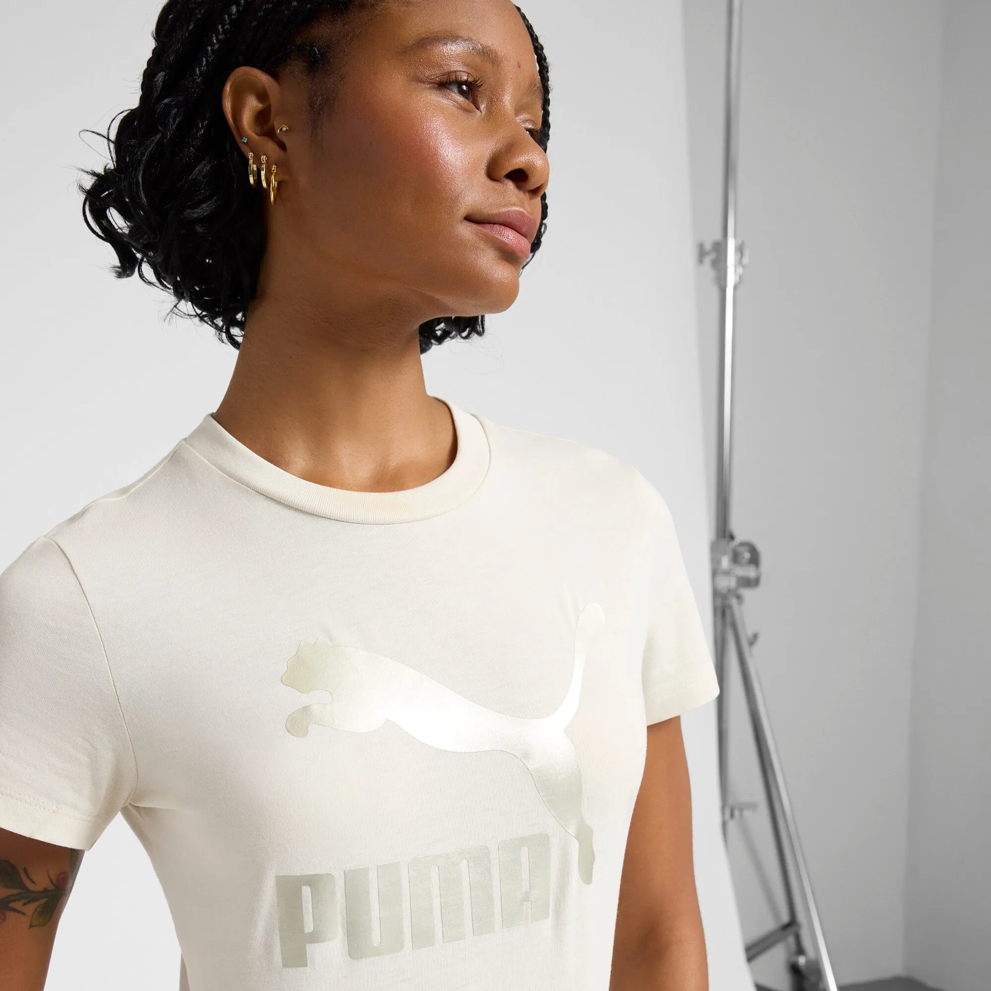 PUMA Women's CLASSICS Shiny Logo Tee