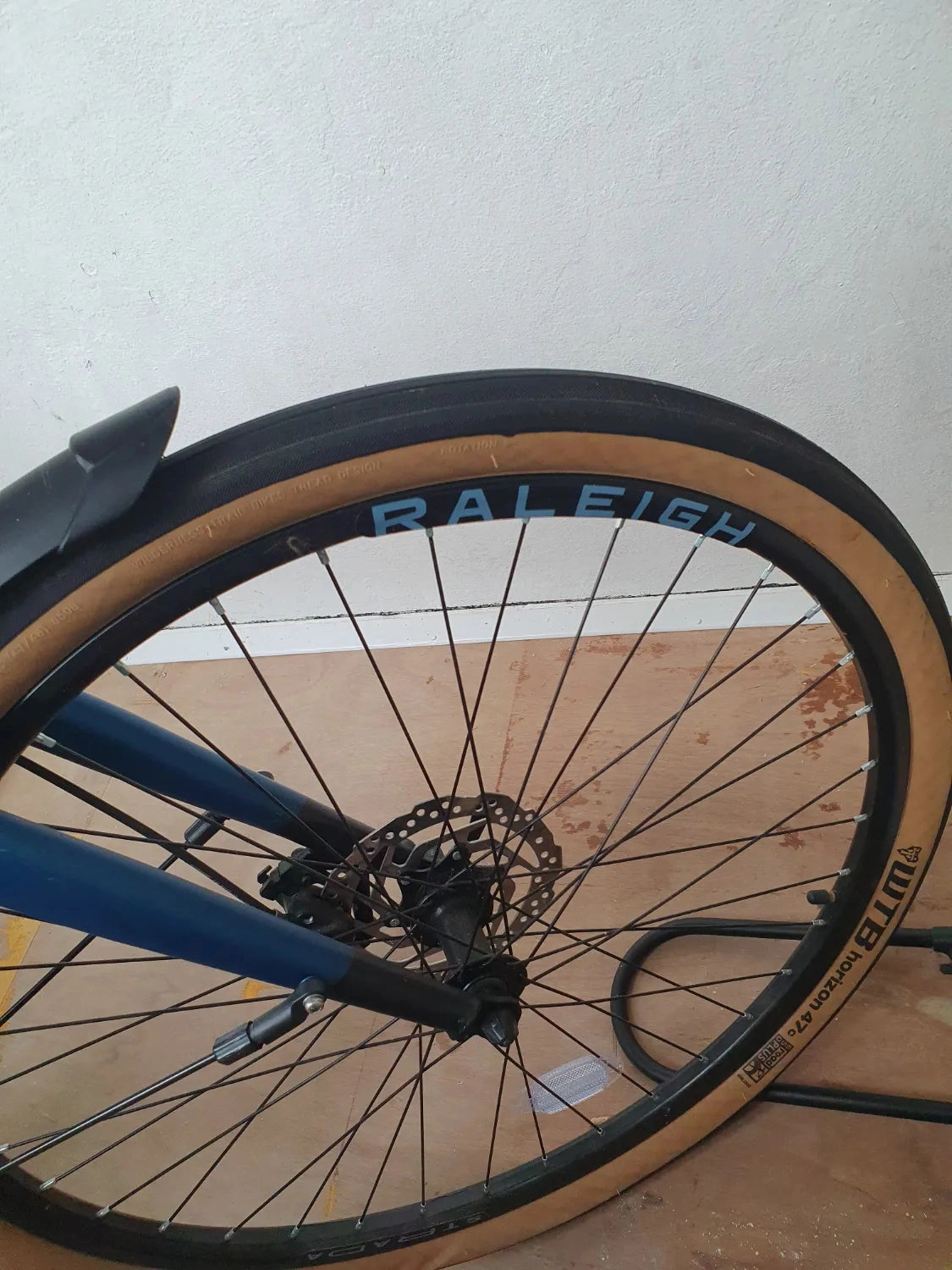 Raleigh Strada City 2021