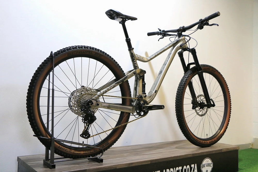 SCOTT Genius 950 Medium (Pre-Owned)