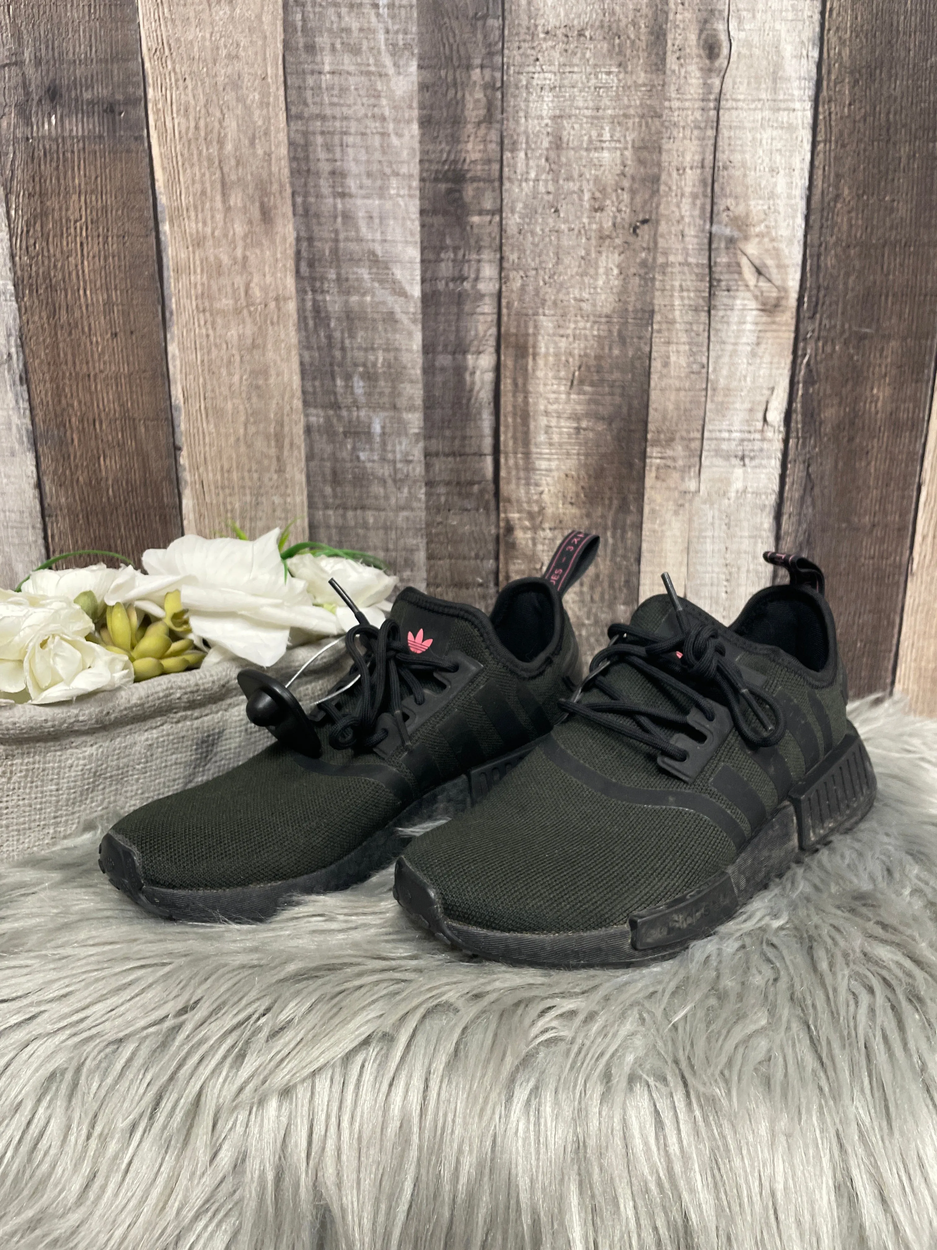 Shoes Athletic By Adidas In Green, Size: 6.5 adidas