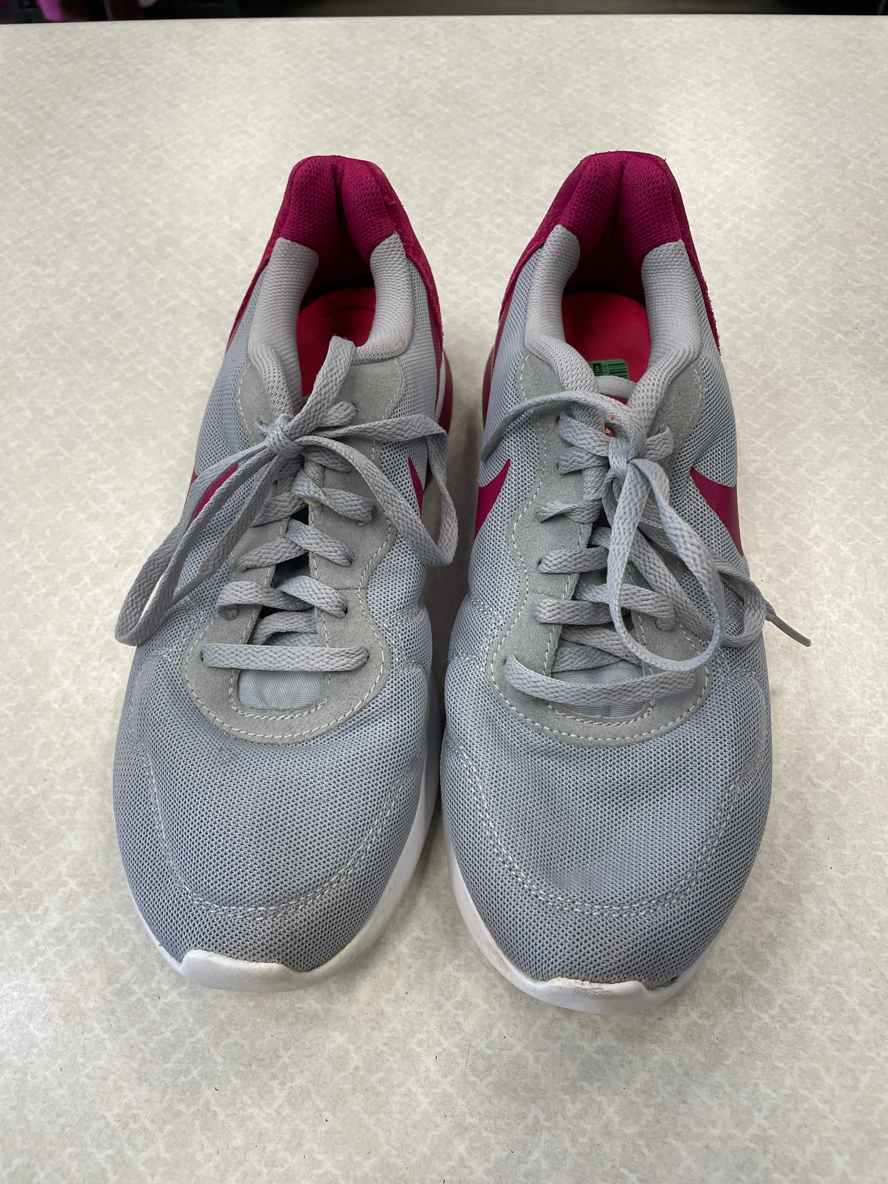 Shoes Athletic By Nike In Grey & Red, Size: 8.5 nike