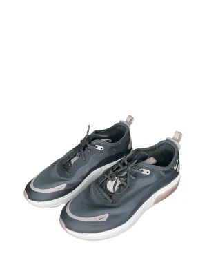 Shoes Athletic By Nike In Grey, Size: 9 nike