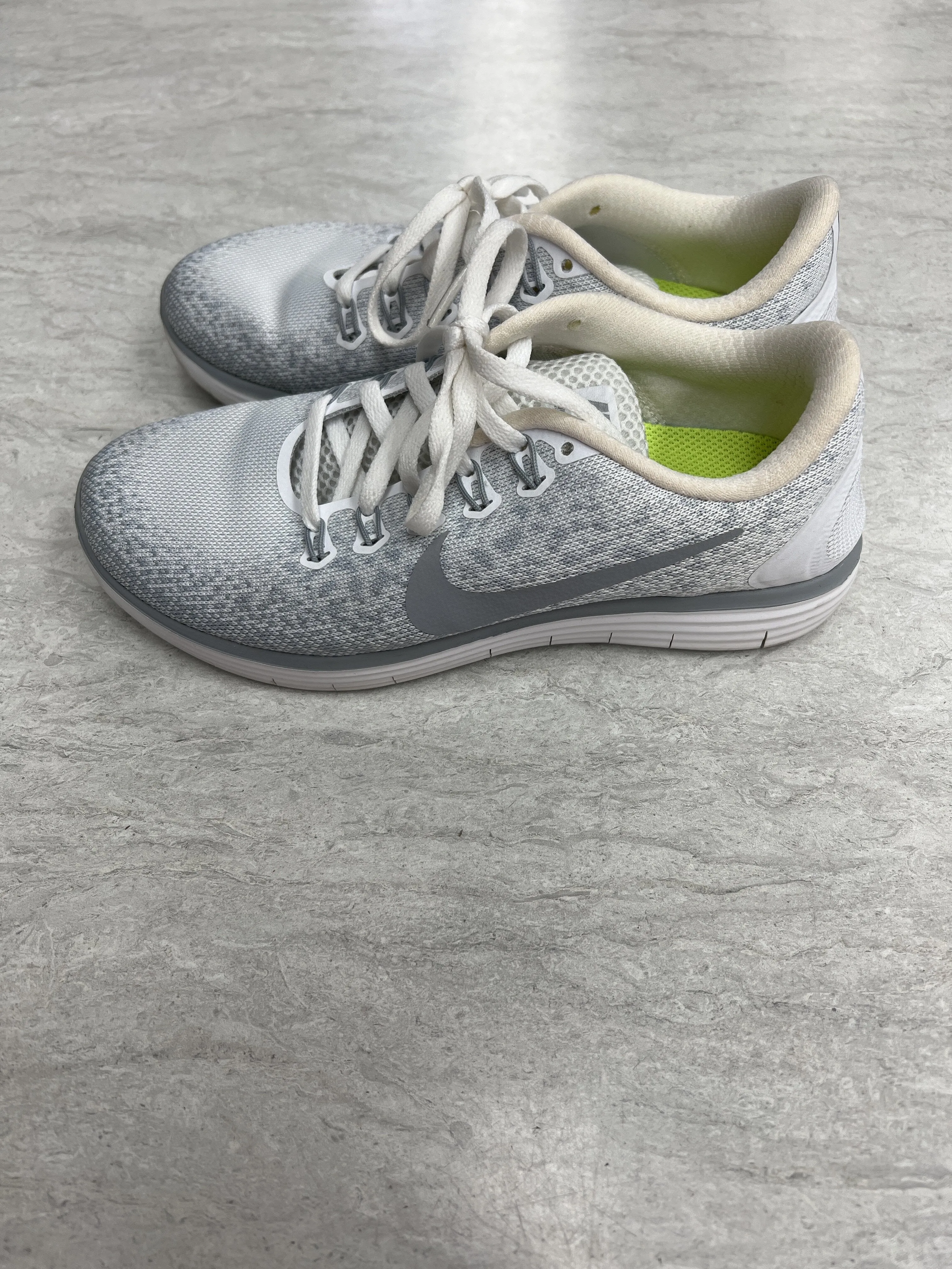 Shoes Athletic By Nike  Size: 6 nike