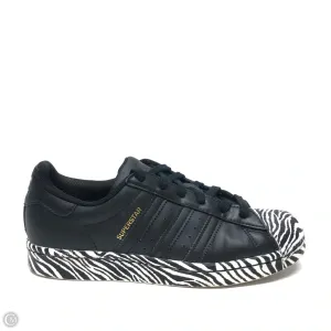 Shoes Sneakers By Adidas In Black & White, Size: 7 adidas