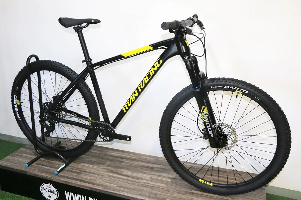 TITAN RACING Rogue Cruz (2025)